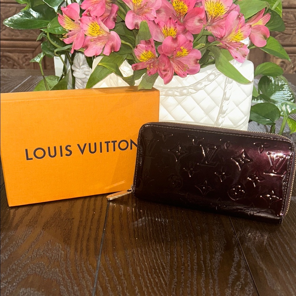 Louis Vuitton Burgundy Zip Around patent leather Wallet